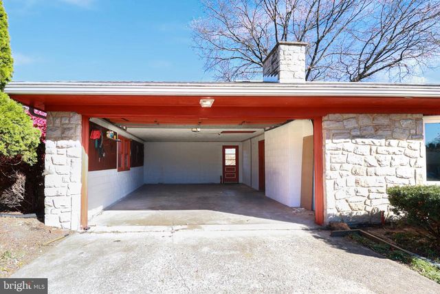 661 COLLEEN DR, Harrisburg, PA 17109