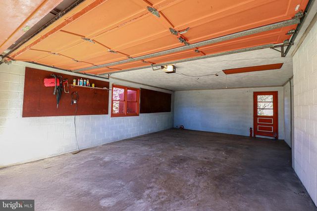 661 COLLEEN DR, Harrisburg, PA 17109