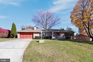 661 COLLEEN DR, Harrisburg, PA 17109