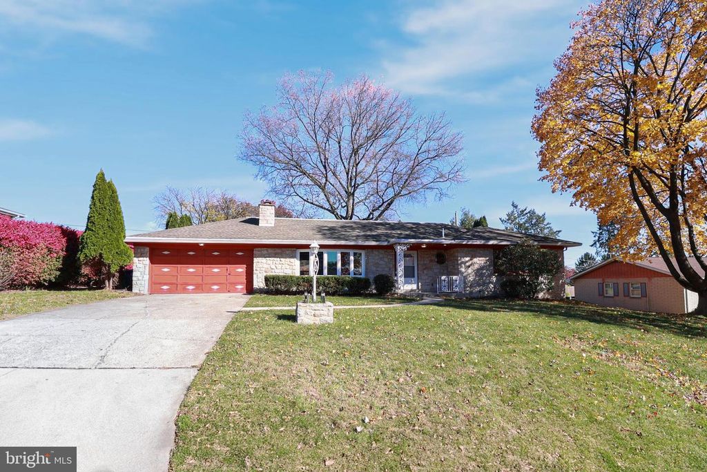 661 COLLEEN DR, Harrisburg, PA 17109