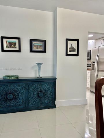 4001 Hillcrest Dr 1014, Hollywood, FL 33021