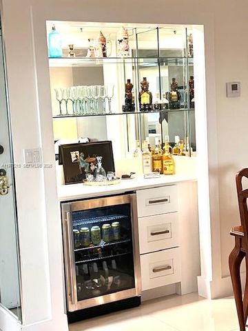 4001 Hillcrest Dr 1014, Hollywood, FL 33021