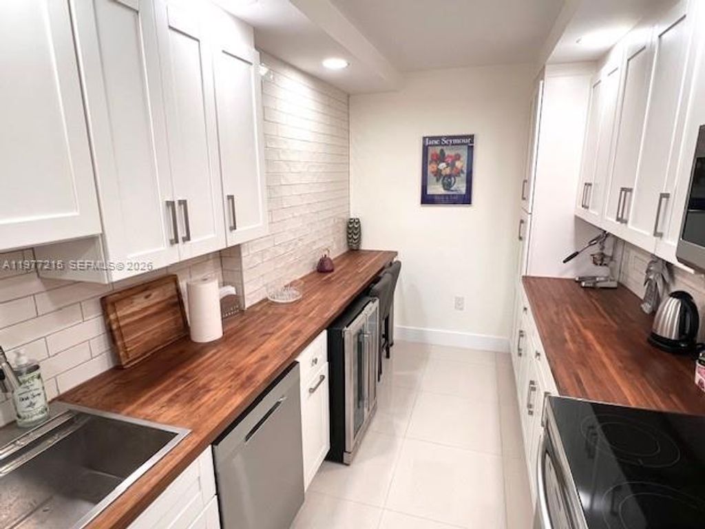 4001 Hillcrest Dr 1014, Hollywood, FL 33021