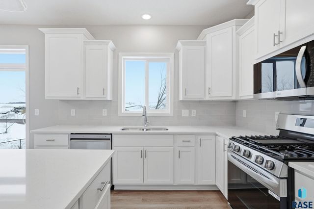 2713 S Copper Creek Ave Avenue, Sioux Falls, SD 57110