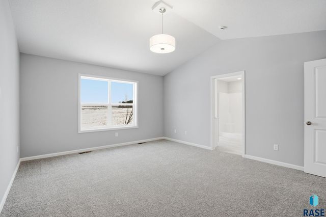 2713 S Copper Creek Ave Avenue, Sioux Falls, SD 57110
