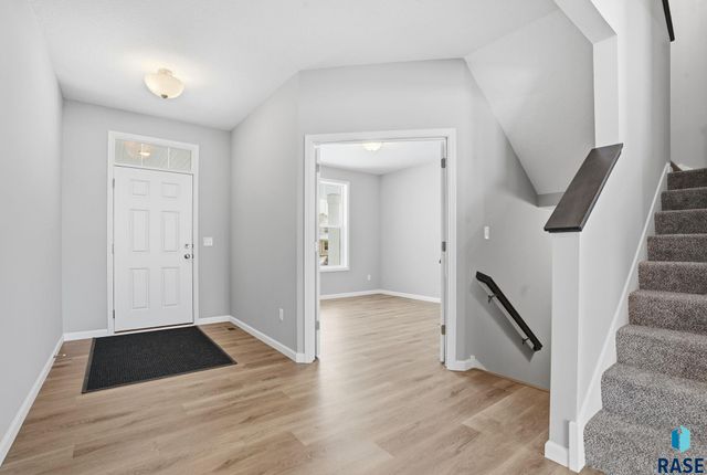 2713 S Copper Creek Ave Avenue, Sioux Falls, SD 57110