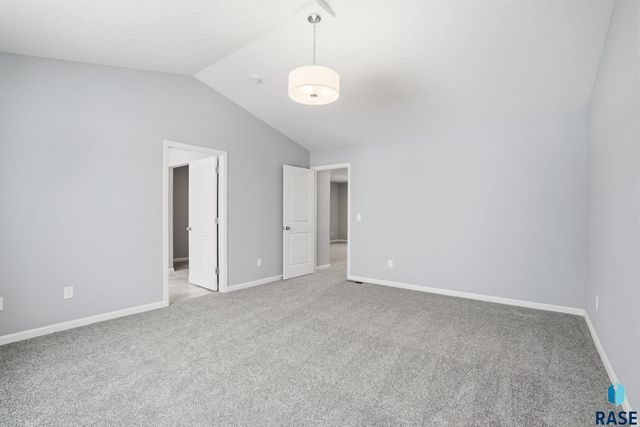 2713 S Copper Creek Ave Avenue, Sioux Falls, SD 57110