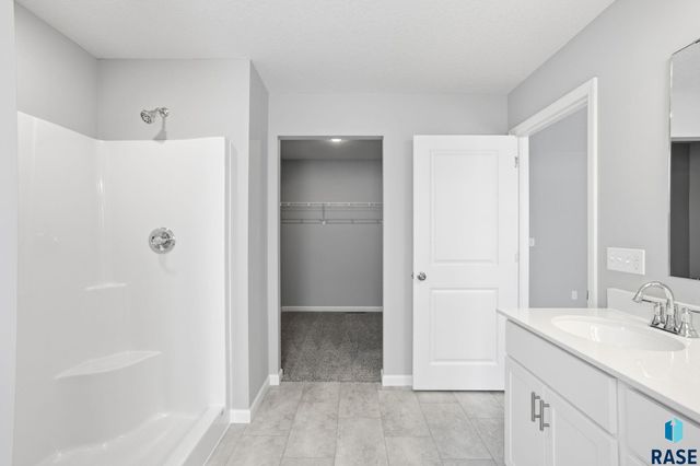 2713 S Copper Creek Ave Avenue, Sioux Falls, SD 57110