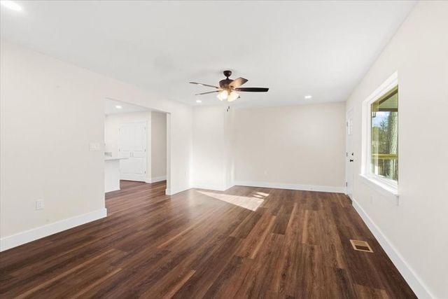 136 Wiltshire Drive, Dalton, GA 30721