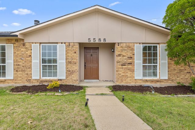 5588 Squires Drive, The Colony, TX 75056