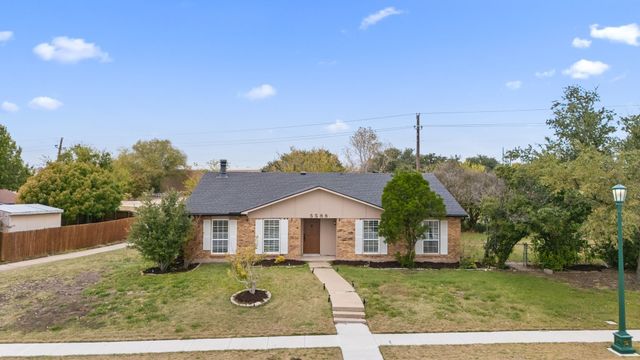 5588 Squires Drive, The Colony, TX 75056