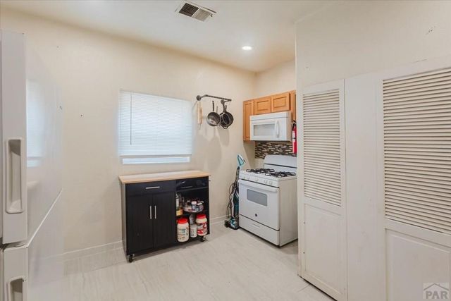 909 E 5th St, Pueblo, CO 81001