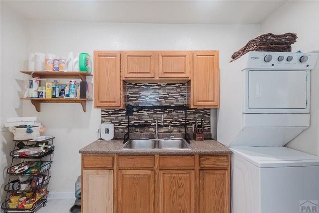 909 E 5th St, Pueblo, CO 81001
