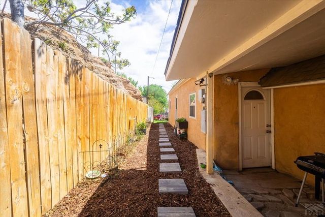 909 E 5th St, Pueblo, CO 81001
