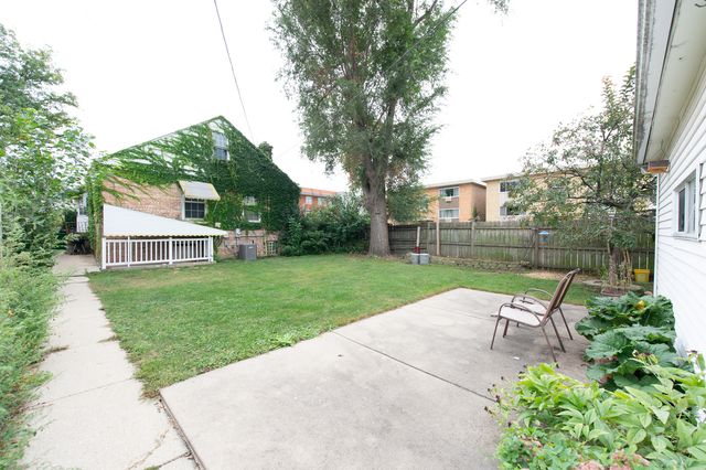 2030 S 17th Avenue, Broadview, IL 60155