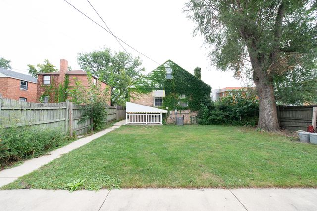2030 S 17th Avenue, Broadview, IL 60155