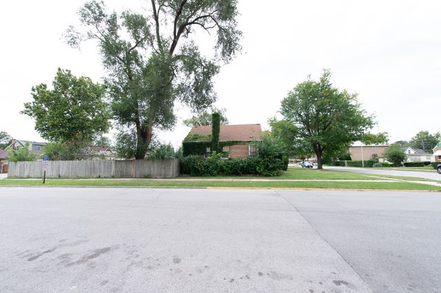 2030 S 17th Avenue, Broadview, IL 60155
