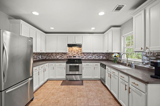 8 Waccamaw Way, Beaufort, SC 29906