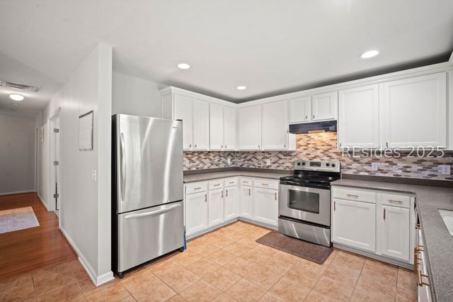 8 Waccamaw Way, Beaufort, SC 29906