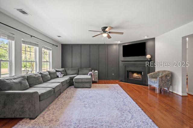 8 Waccamaw Way, Beaufort, SC 29906