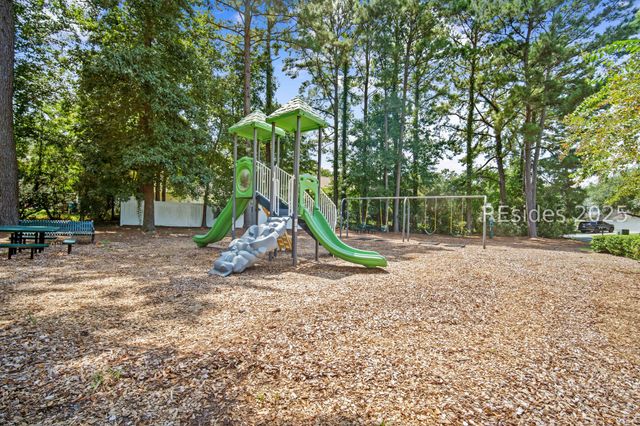 8 Waccamaw Way, Beaufort, SC 29906