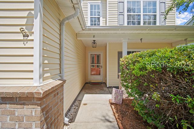 8 Waccamaw Way, Beaufort, SC 29906