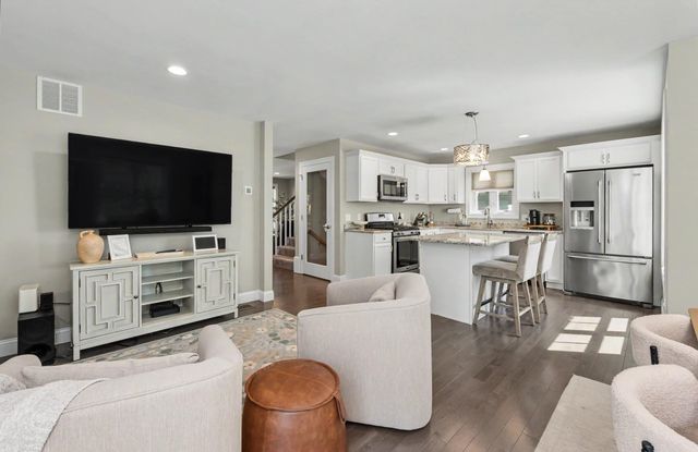 165 Shore Drive, Nashua, NH 03062