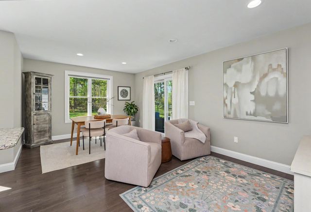 165 Shore Drive, Nashua, NH 03062