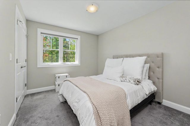 165 Shore Drive, Nashua, NH 03062