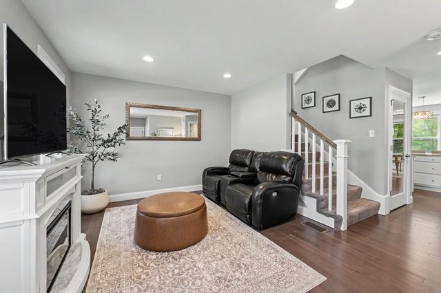 165 Shore Drive, Nashua, NH 03062