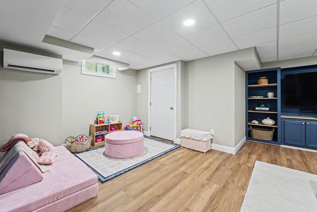165 Shore Drive, Nashua, NH 03062
