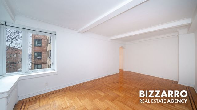 250 Cabrini Blvd Apt 3F, New York City, NY 10033