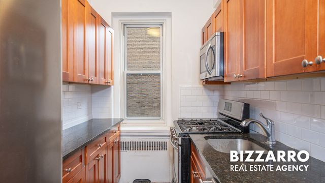 250 Cabrini Blvd Apt 3F, New York City, NY 10033