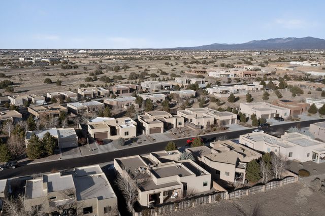 36 Caballo Viejo, Santa Fe, NM 87508