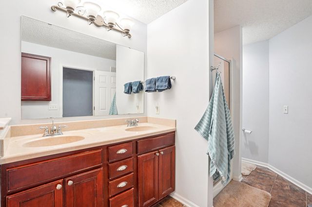 15583 Crab Apple Lane, Eden Prairie, MN 55347