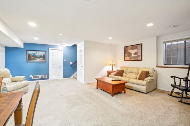 15583 Crab Apple Lane, Eden Prairie, MN 55347