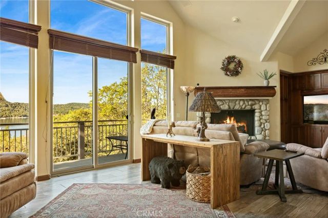 1184 Acadia, Lake Arrowhead, CA 92352