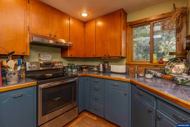 4599 Eagle Crest Rd NW, Salem, OR 97304