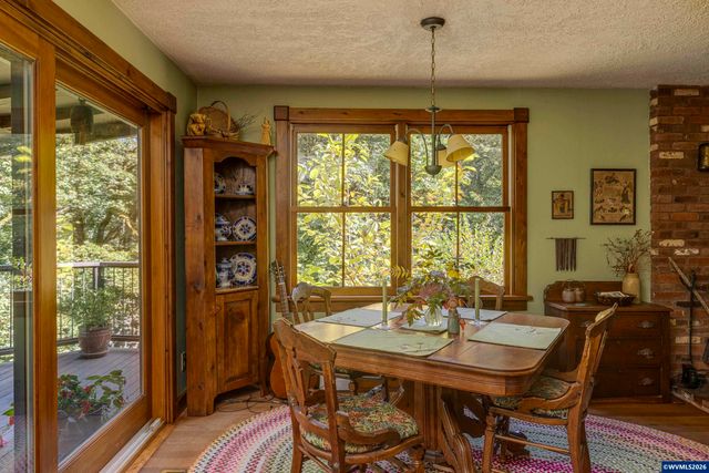 4599 Eagle Crest Rd NW, Salem, OR 97304