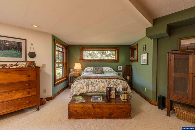 4599 Eagle Crest Rd NW, Salem, OR 97304