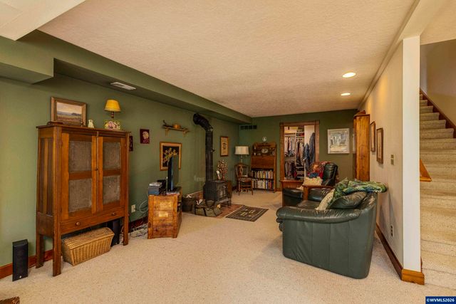 4599 Eagle Crest Rd NW, Salem, OR 97304