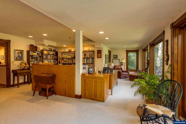 4599 Eagle Crest Rd NW, Salem, OR 97304