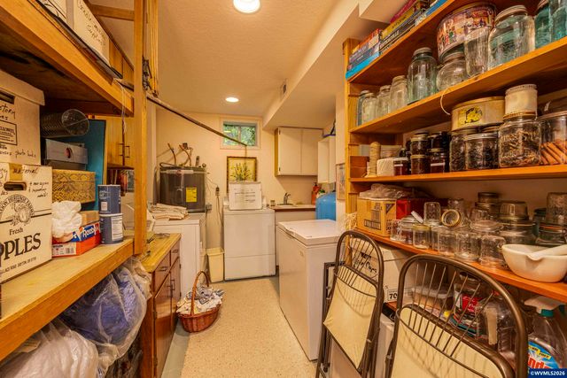 4599 Eagle Crest Rd NW, Salem, OR 97304