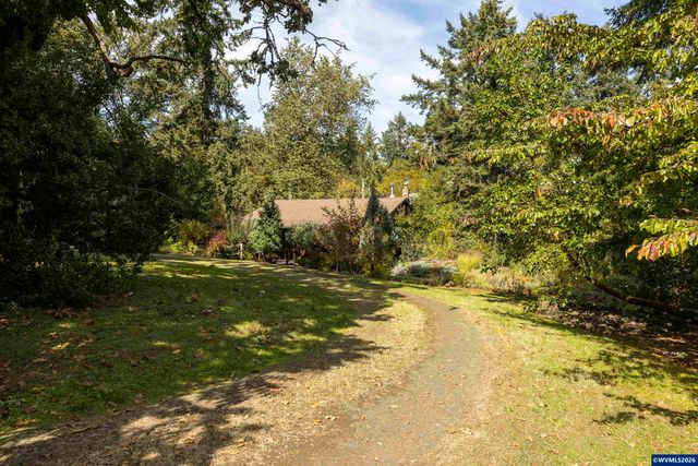4599 Eagle Crest Rd NW, Salem, OR 97304