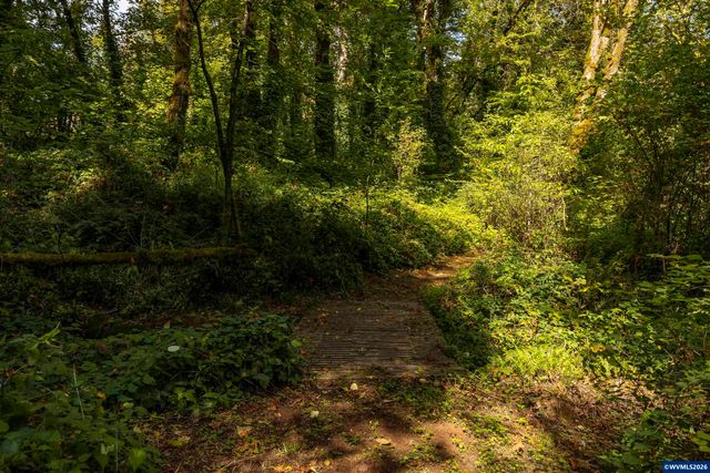4599 Eagle Crest Rd NW, Salem, OR 97304