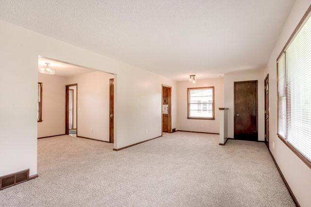 5009 54th Avenue N, Crystal, MN 55429