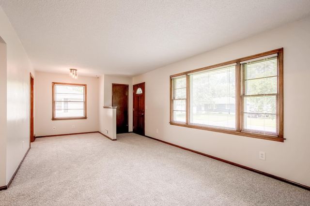 5009 54th Avenue N, Crystal, MN 55429