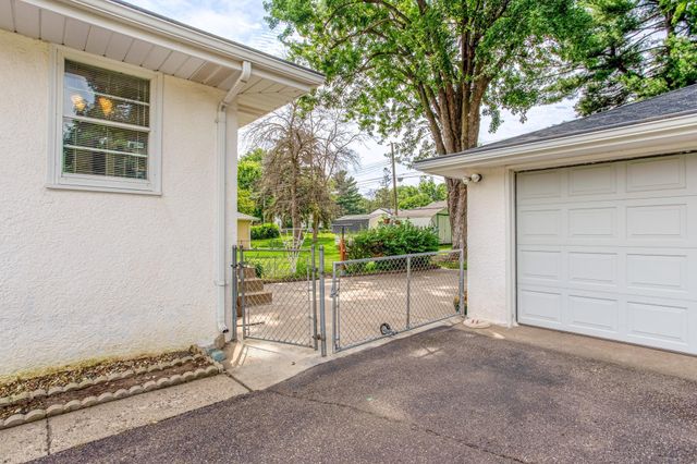 5009 54th Avenue N, Crystal, MN 55429