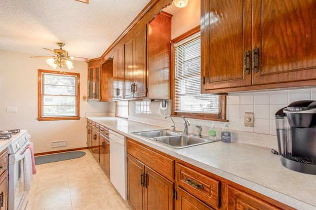 5009 54th Avenue N, Crystal, MN 55429