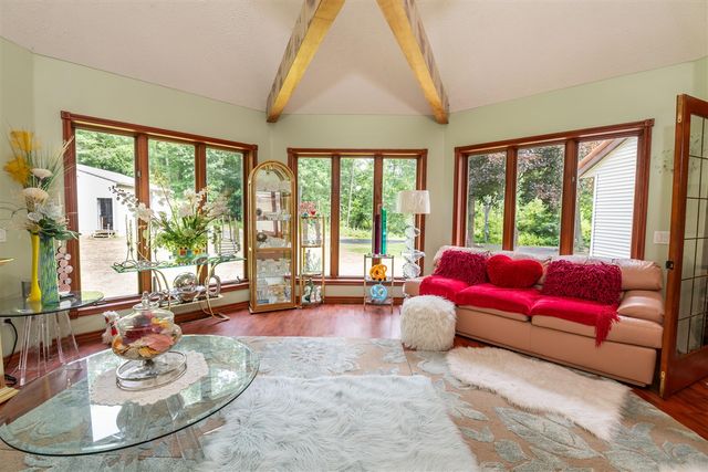 989 Mccabe Avenue, Ada, MI 49301